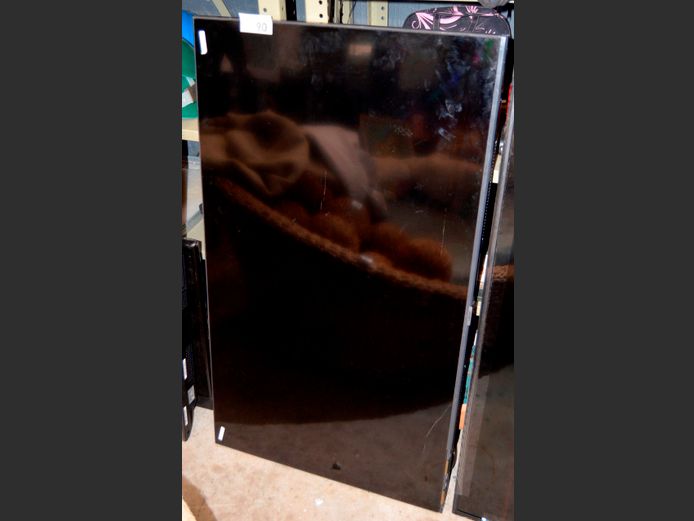 SAMSUNG 50" L.E.D. TV [Dead, damaged] ### LICENCE PLEASE ###