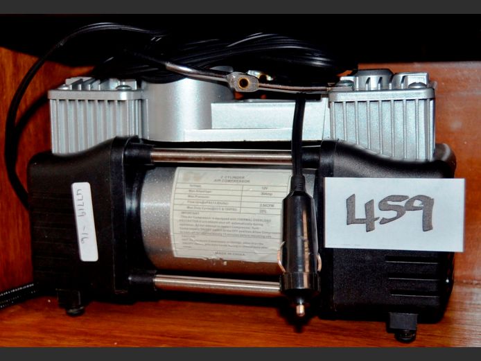 12V, 3 CYLINDER CAR COMPRESSOR [Untested]