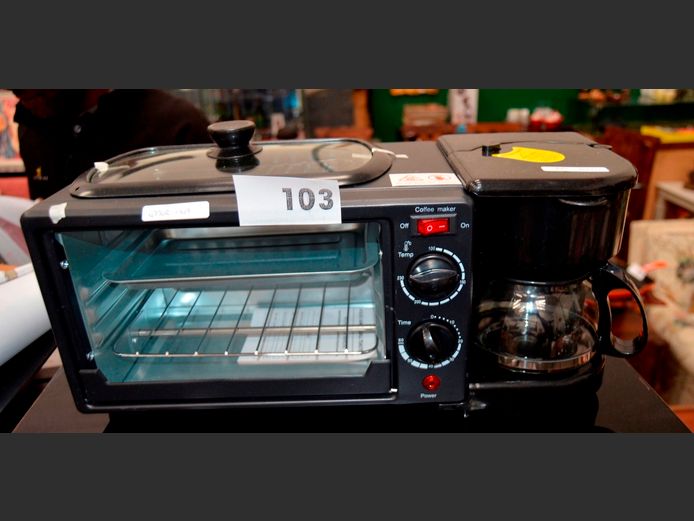 DIGMAR 3-IN-1 BREAKFAST MAKER [Switches on, untested further]