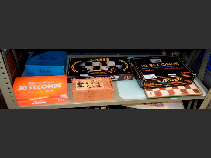 LOT BOARD GAMES: 30 SECONDS, CHESS, etc