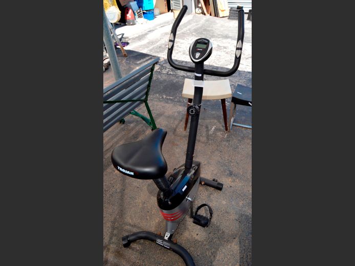 TROJAN MY SPACE MY TIME SHAPE 210 EXERCISE BICYCLE, 135 x 50 x 84cm