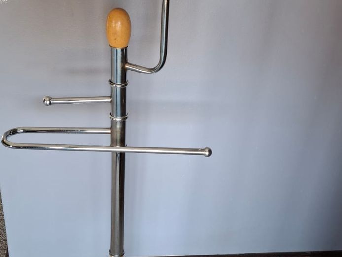 Valet stand