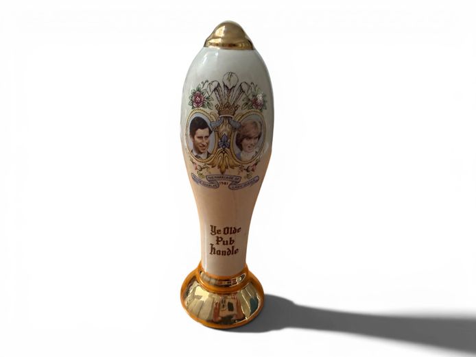 Trevelyan “Ye Olde Pub Handle” (Charles & Diana 1981)