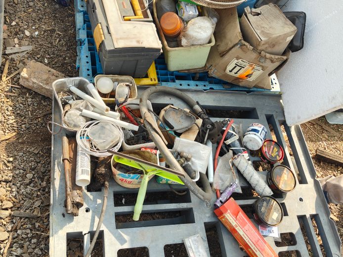 LOT VARIOUS GOODS