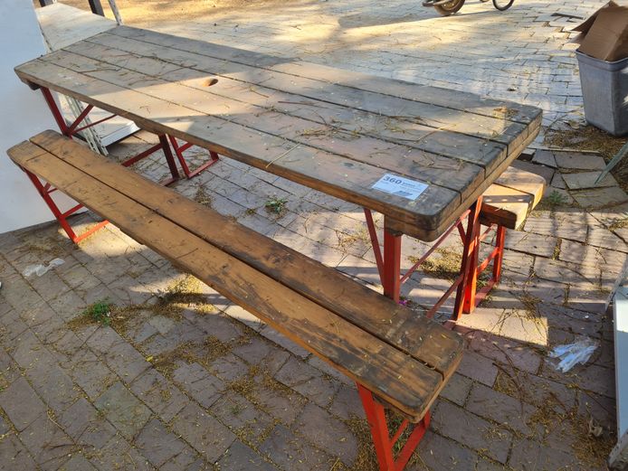 EVENTS TABLE AND BENCHES