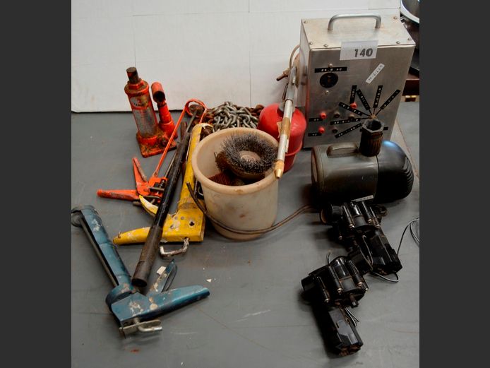 2-TON BOTTLE JACK, OIL GUN, CHAIN, etc