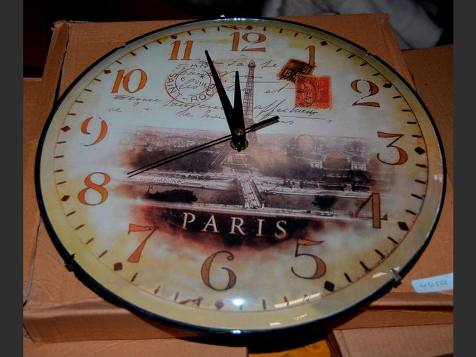"FAMOUS BUILDINGS" CIRCULAR PLASTIC WALL CLOCK, 30cm Diameter