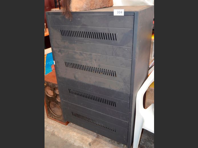 BLACK METAL 4-TIER SOLAR BATTERY STAND ON CASTORS, 78 x 50 x 129cm