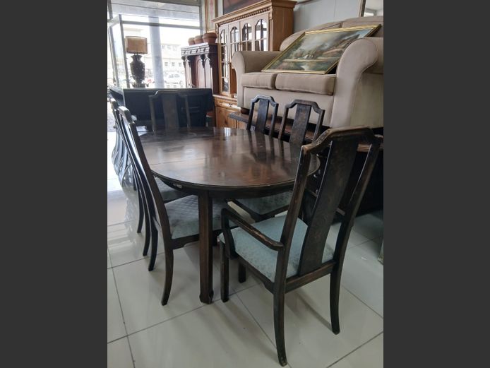 Extension table and 6 chairs