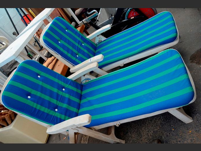 PAIR WHITE PLASTIC SUN LOUNGERS WITH CUSHIONS [68,66]
