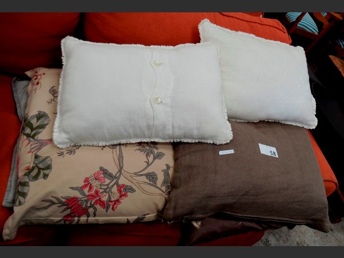 LOT OF 6: SCATTER CUSHIONS