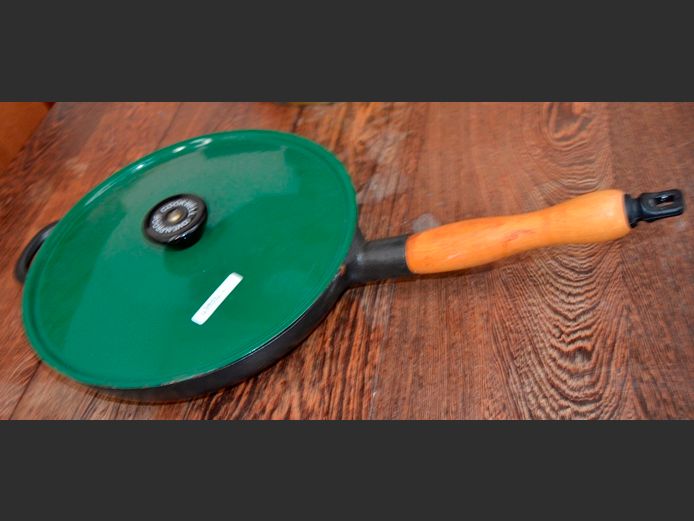 COOKWELL CAST IRON FRYING PAN WITH LID, 28cm Diameter