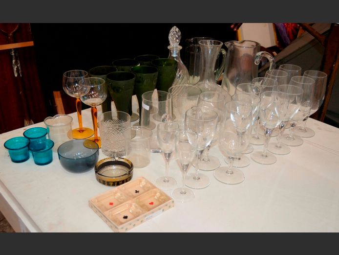 SET OF 6 COLOURED GLASS WINE GLASSES, DECANTER, JUGS, etc