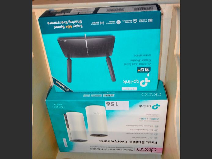 LOT: TP LINK MESH WI-FI SYSTEM & A TP LINK ROUTER [Untested]