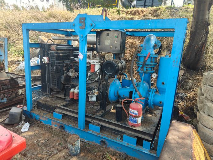 CENTRIFUGAL WATER PUMP - ENGINE RUNNING