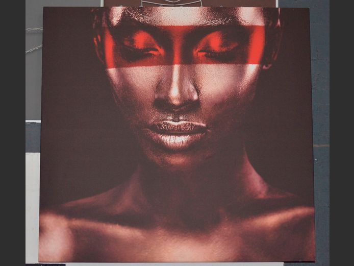 LARGE UNFRAMED PRINT ON CANVAS "LADY", 250 x 150cm