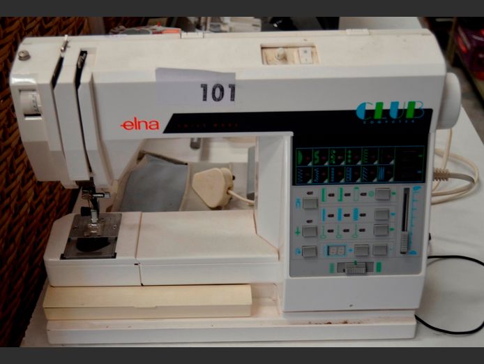 ELNA SEWING MACHINE [Switches on, untested further]