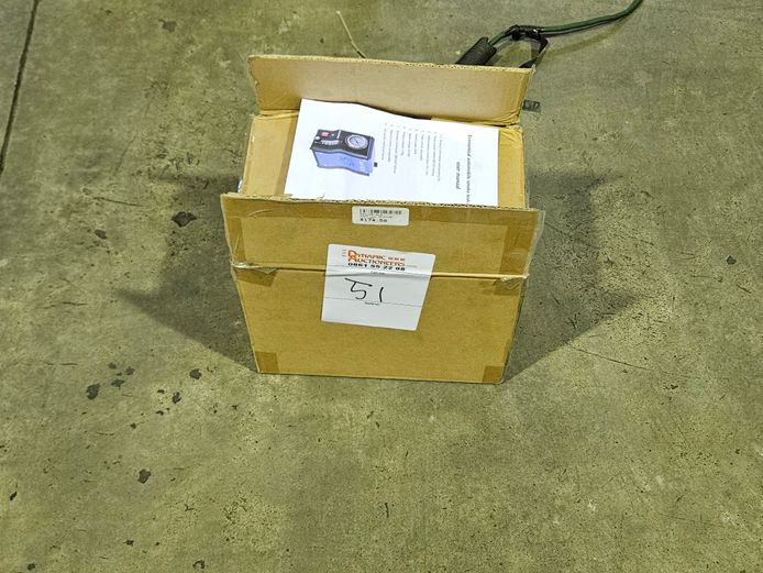 AUTOMOBILE SMOKE LEAK DETECTOR