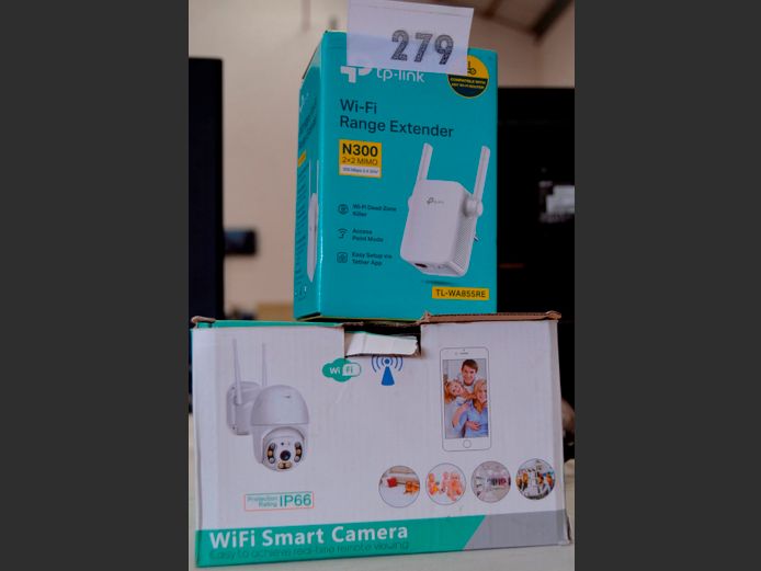 WI-FI SMART CAMERA & A TP LINK RANGE EXTENDER [Untested]