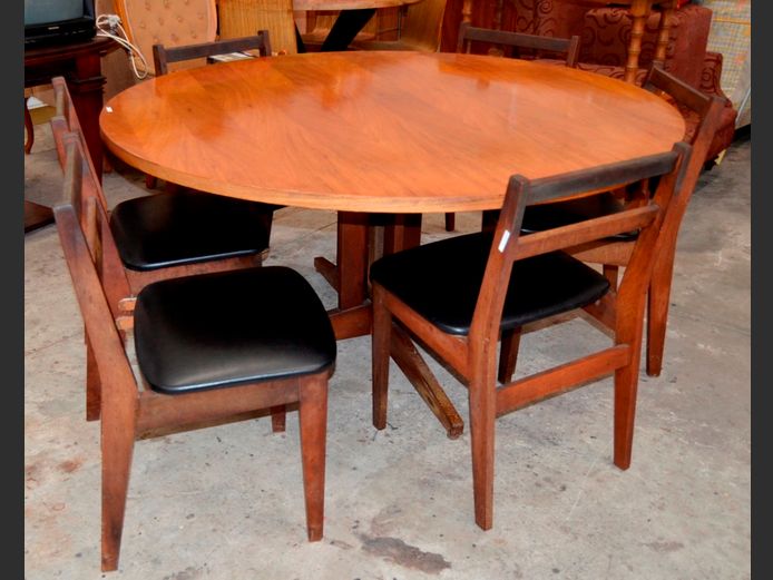 BAKSTEY MID-CENTURY MODERN CIRCULAR TEAK DINING TABLE WITH 6 MATCHING CHAIRS, 151cm Diameter x 74cm High