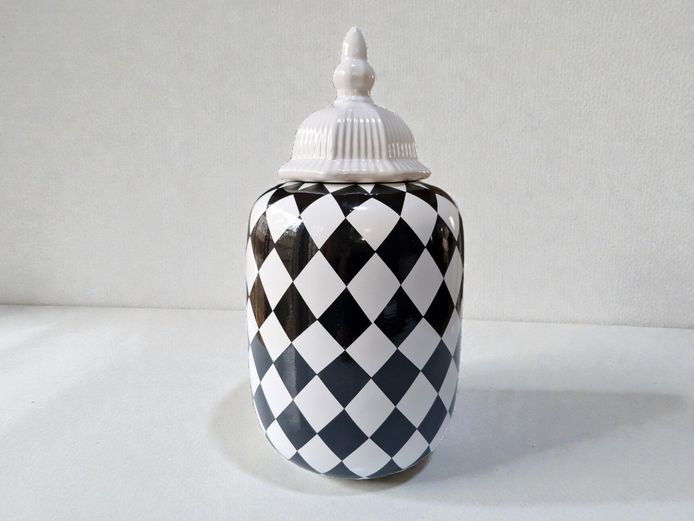 Classic Harlequin Ginger Jar with Ribbed Lid