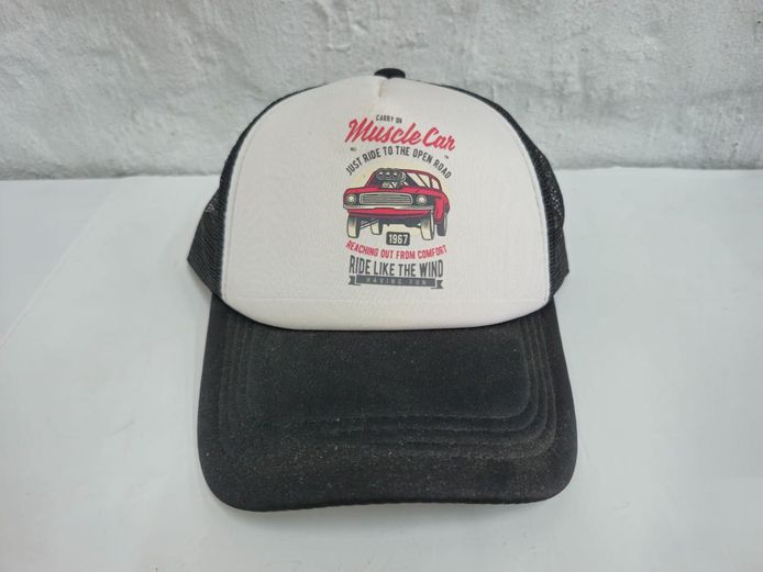 "Muscle Car 1967" Graphic Print Trucker Cap - Black and White
