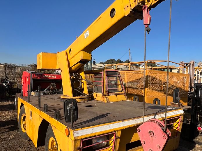 8Ton Carry Crane 