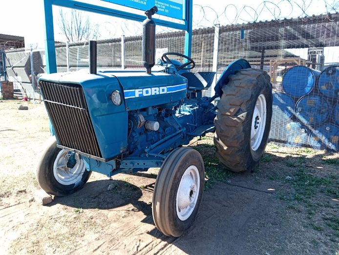 FORD 3000 TRACTOR
