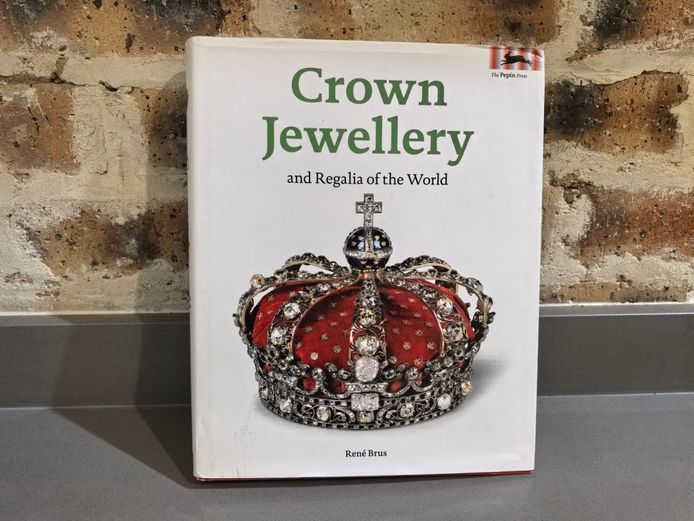 Crown Jewellery and Regalia of the World by René Brus