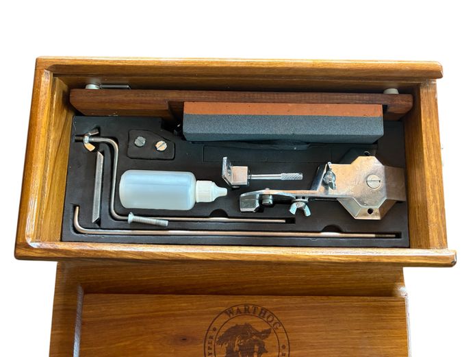 Warthog Precision Sharpening System (Knife Sharpening Kit) in exquisite wooden kiaat chest