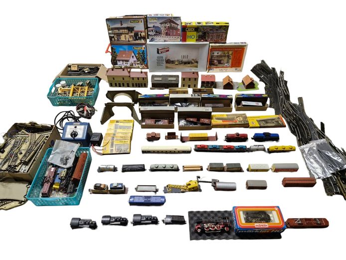Massive Collection of Model Railway Items