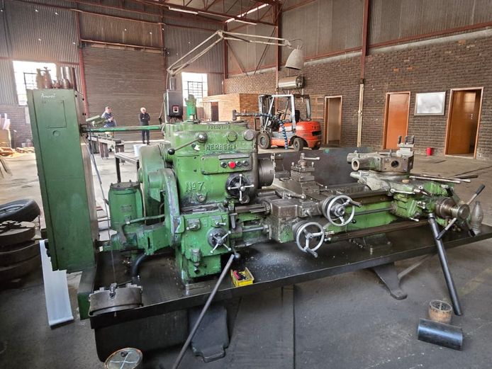 Alfred Herbert No 7 Lathe (STC)