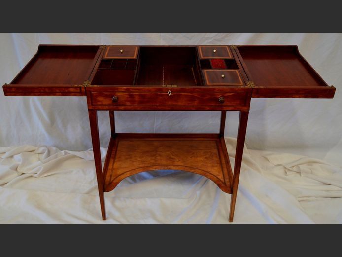 SHERATON WALNUT INLAID DESK, 65 x 48 x 79cm [In need of TLC]