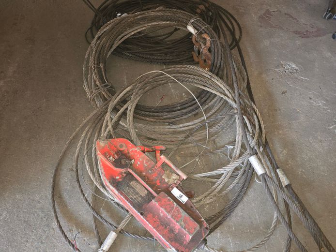 CABLE PULLER + 4 ROLLS STEEL CABLE