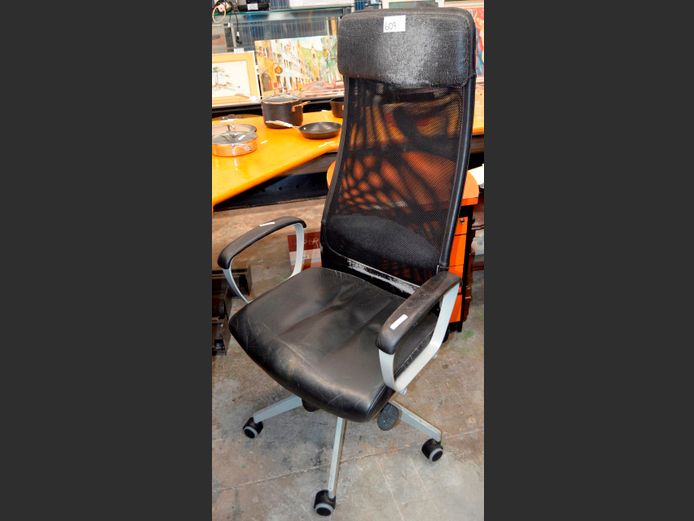 HIGH BACK SWIVEL OFFICE CHAIR [Peeling]