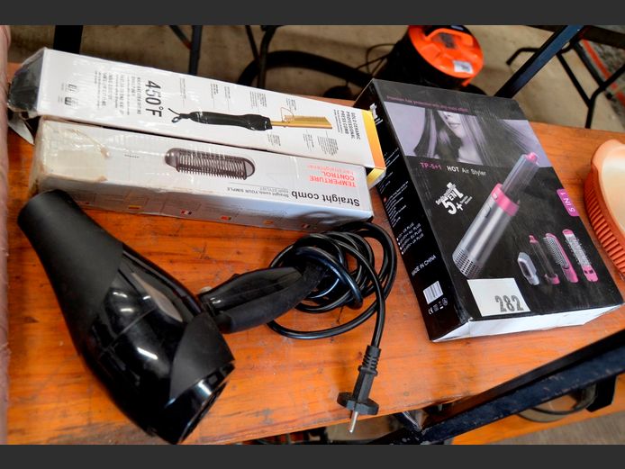 HOT AIR STYLER, HAIRDRYER, HIGH HEAT PRESS COMB, etc [Switch on, untested further]