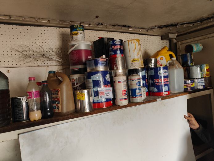 LOT VARIOUS PAINT