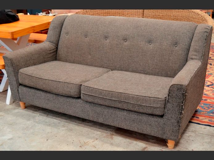 GREY UPHOLSTERED 2-SEATER COUCH ON BEECHWOOD FEET, 183 x 95cm [Cat scratches]