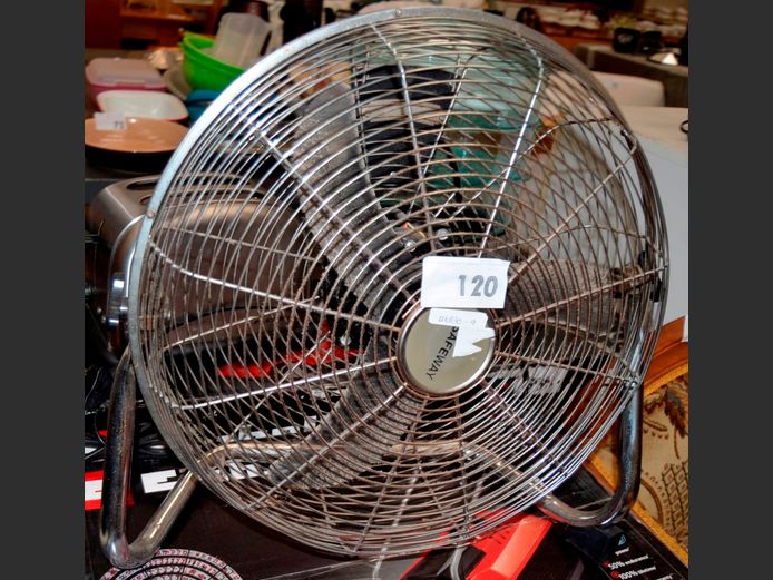 SAFEWAY HIGH VELOCITY FLOOR FAN [Switches on]