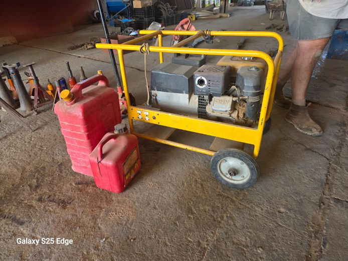 Robin Kragopwekker & Welder