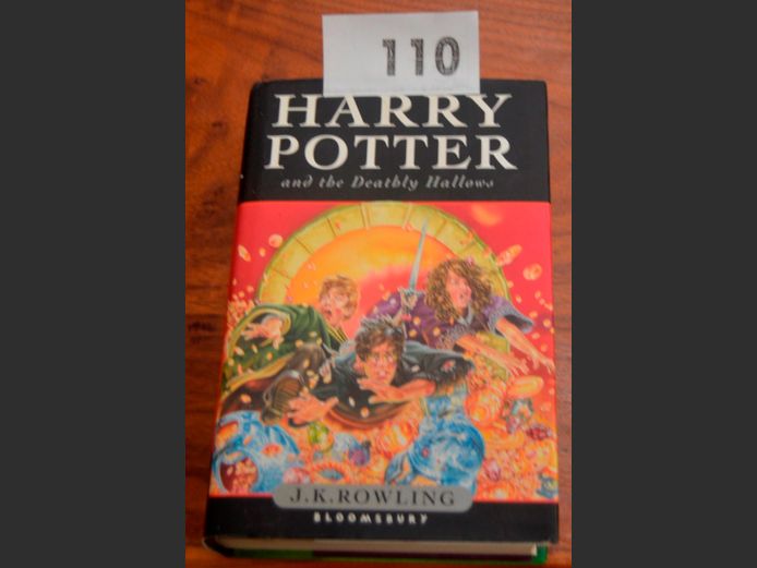 1st EDITION HARRY POTTER & THE HALF BLOOD PRINCE [Some pages damaged]