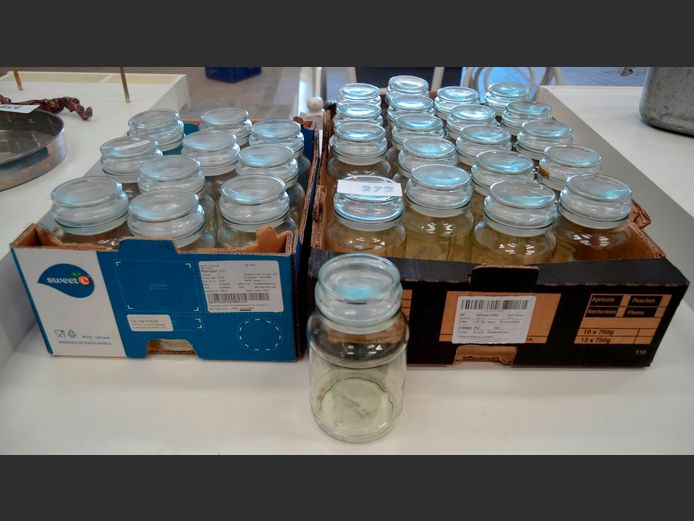 LOT: +/- 30 x CONSOL GLASS JARS