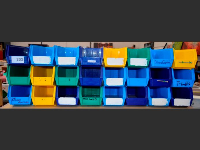 LOT: 24 x LINBINS