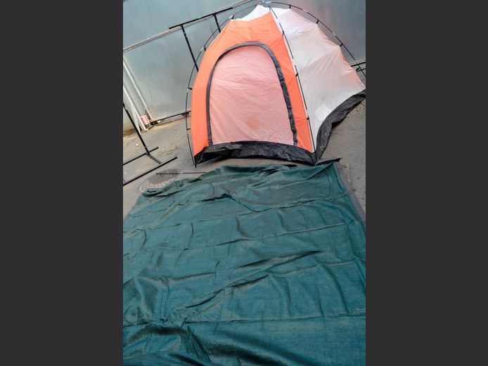 4-PERSON DOME TENT [No cover] & A GROUND SHEET