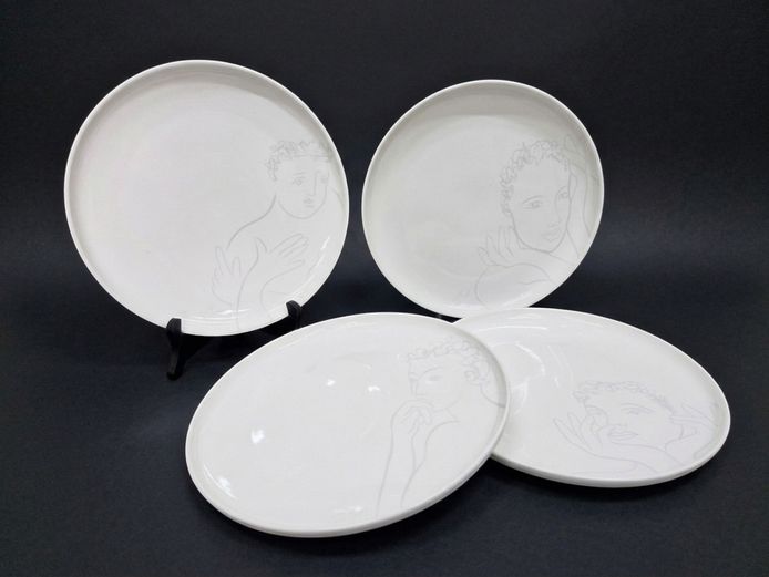Set of 4 Carrol Boyes "Sketchbook Grey" Ceramic Dinner Plates