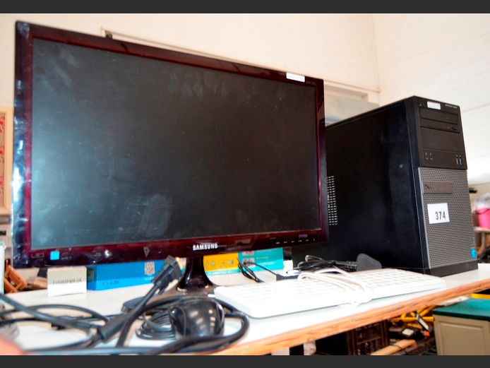 DELL i5 COMPUTER TOWER WITH SAMSUNG MONITOR, KEYBOARD & MOUSE [Switches on]