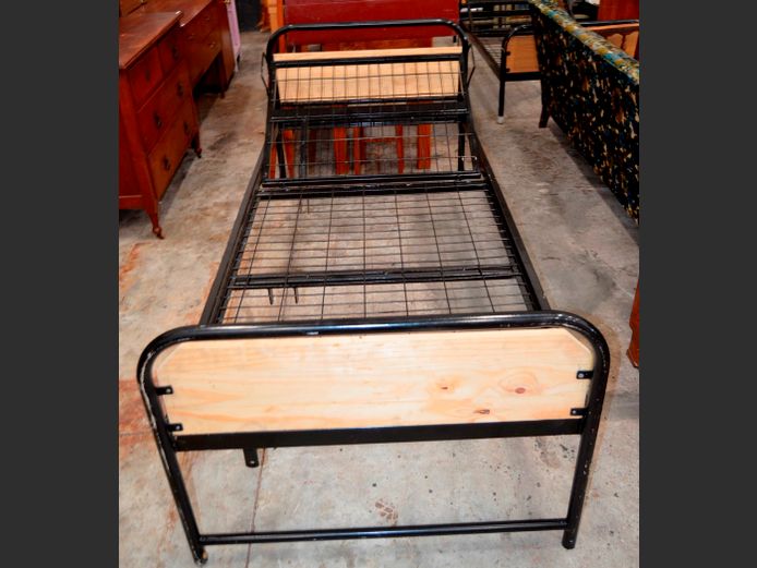 METAL ADJUSTABLE SINGLE DIVAN [No mattress]