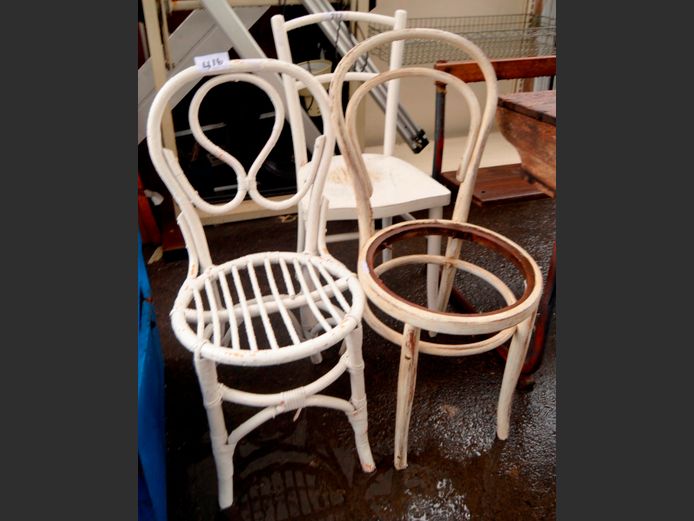 LOT: 3 x WHITE PAINTED KITCHEN CHAIRS [Seats needed] [6,7]