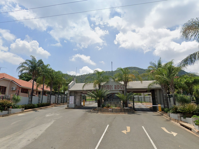 3 BEDROOM HOUSE IN HARTIES