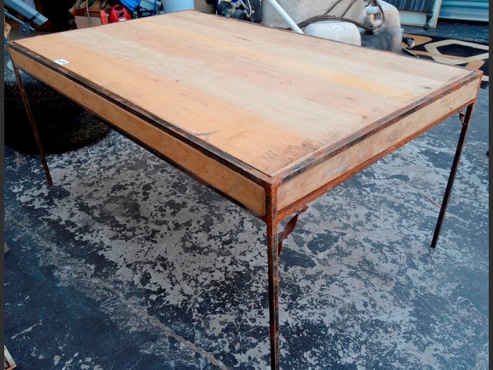 METAL FRAMED DINING TABLE WITH OAK TOP, 180 x 110 x 82cm [Rusty]